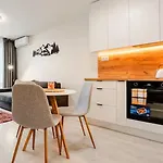 Skyflat Bratislava-new Near Airport Free Parking 아파트 *