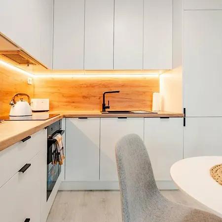 Skyflat Bratislava-new Near Airport Free Parking Appartamento *