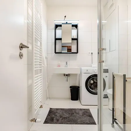 아파트 Skyflat Bratislava-new Near Airport Free Parking 브라티슬라바
