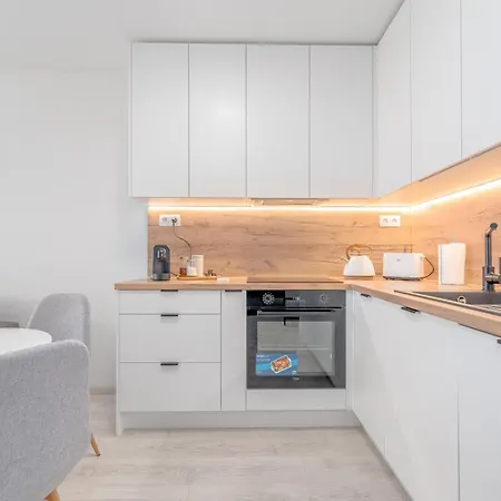 Skyflat Bratislava-new Near Airport Free Parking 아파트 브라티슬라바