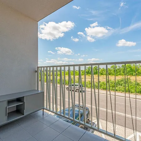 Apartmán Skyflat Bratislava-new Near Airport