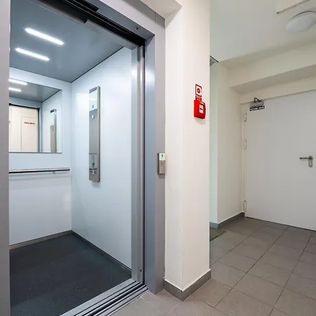 Skyflat Bratislava-new Near Airport Apartmán *